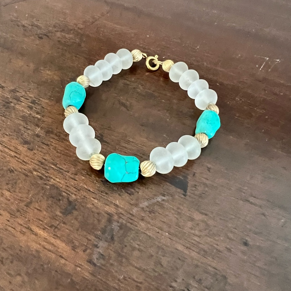 Elegant Gold and Turquoise Beaded Bracelet
